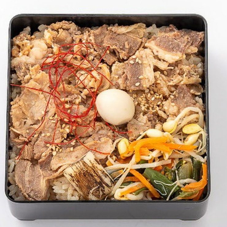 ゴジラ焼肉重の中身 焼肉とナムルと卵