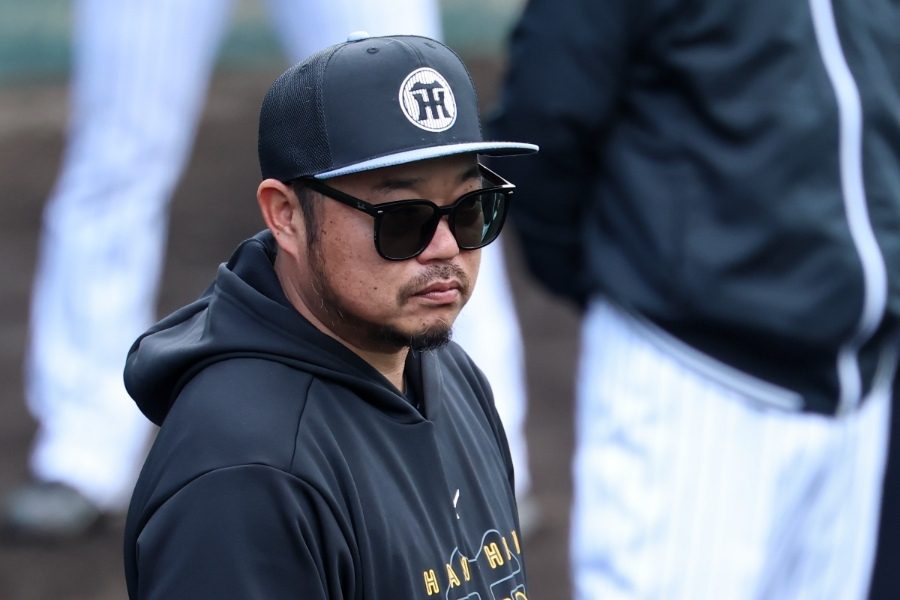 阪神 退団が発表されたコーチの報道写真 コーチ契約を結ばない