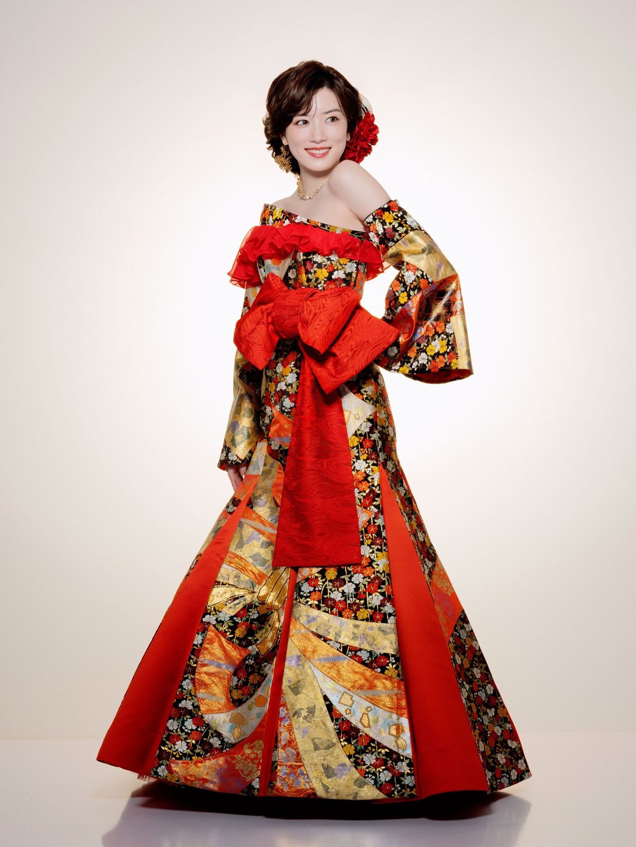 「ヒマチの嬢王」主演の永野芽郁 一条アヤネの衣装ビジュアル