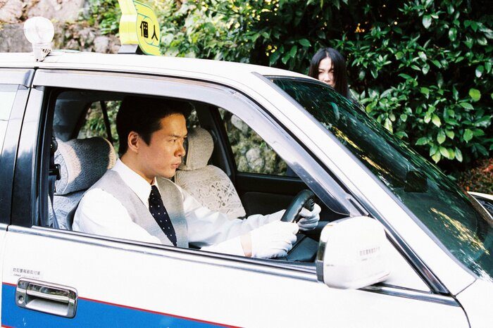 「死ねばよかったのに」(2004年) タクシーを運転する西村を演じる田中哲司の場面写真