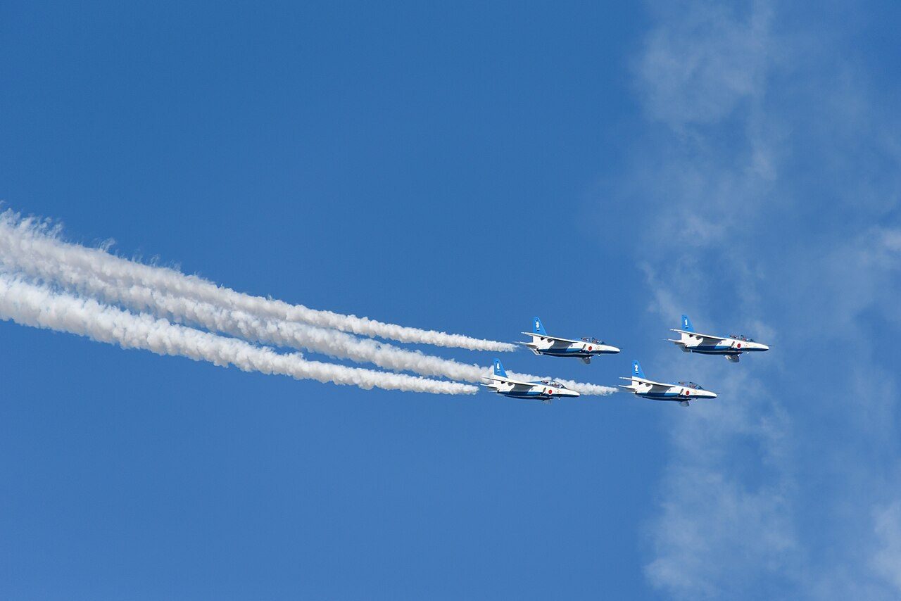 2015年の入間航空祭を飛ぶブルーインパルス(過去の写真)