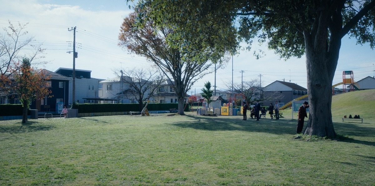 ドラマ『地雷グリコ』大きな公園でのだるまさんがかぞえたの場面写真