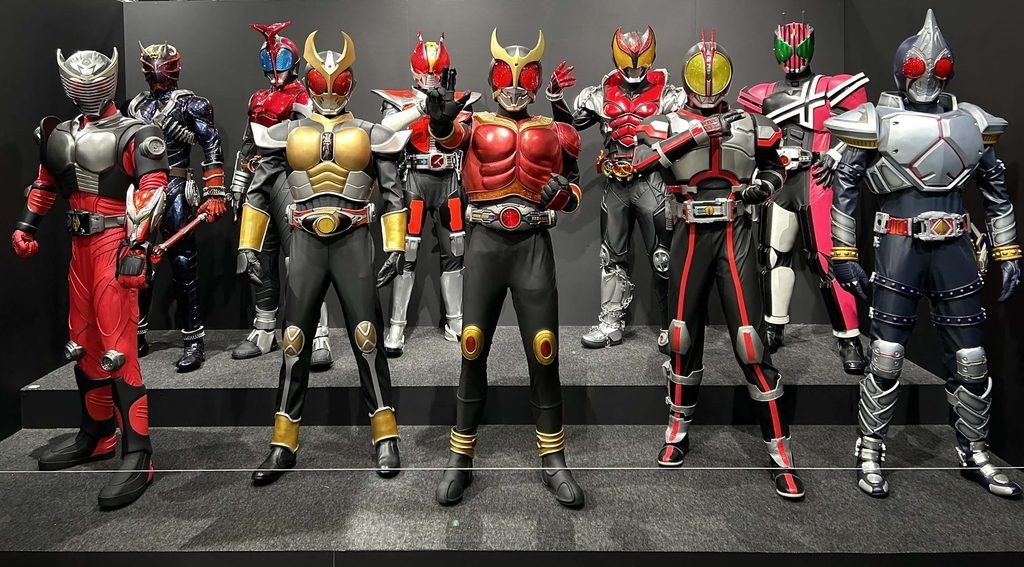 平成仮面ライダーの立像展示のイメージ(参考画像)