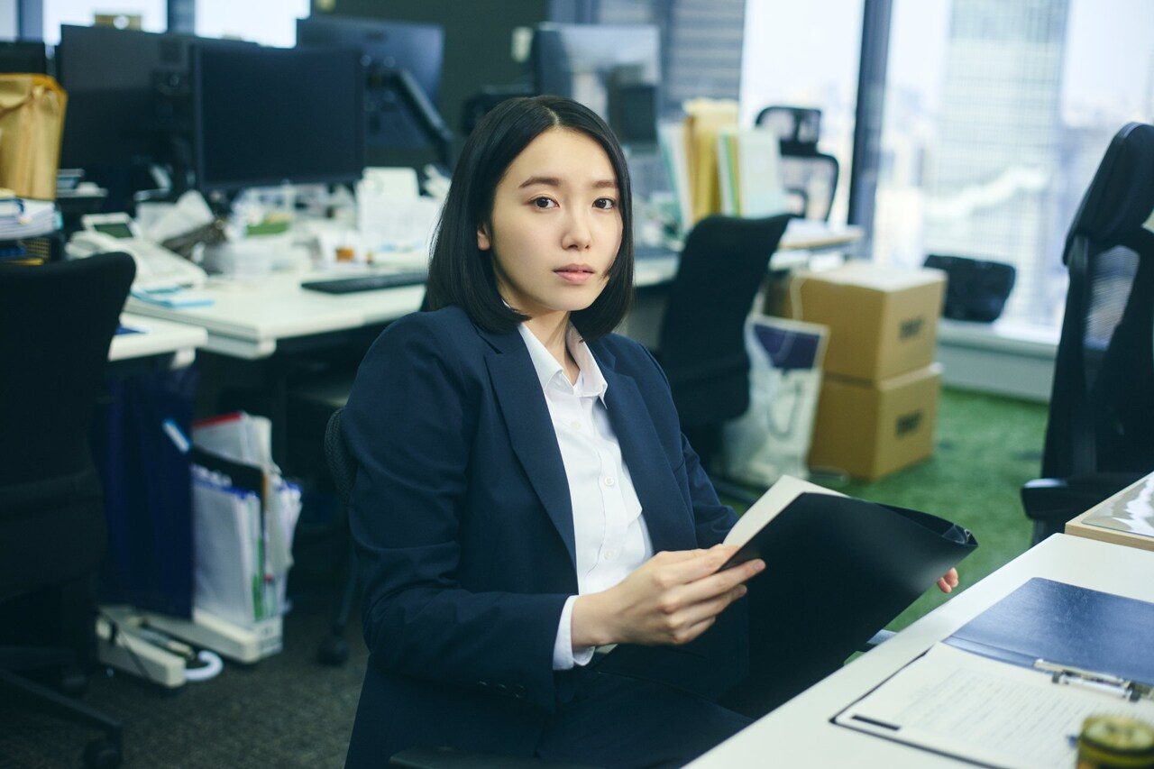 「神のクイズ」で警視庁捜査一課の警部補・神田梓を演じる飯豊まりえ