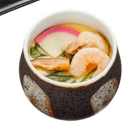 プレートに添えられる茶碗蒸し