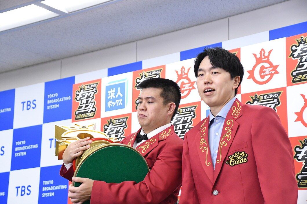 優勝トロフィーが重そうなジェラードンのアタック西本