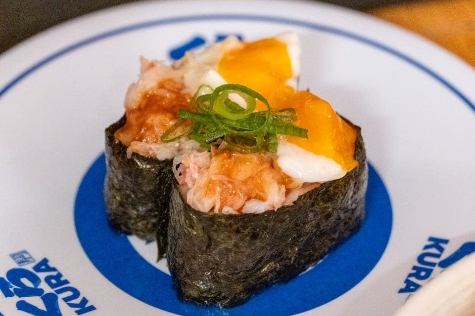 くら寿司のかにユッケ230円