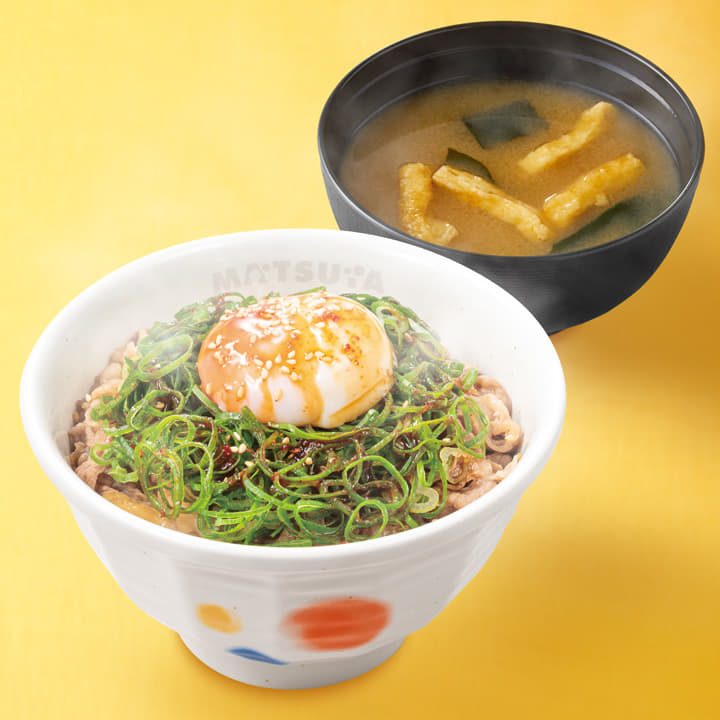 松屋のネギたっぷり旨辛ネギたま牛めし 660円から680円に値上げ