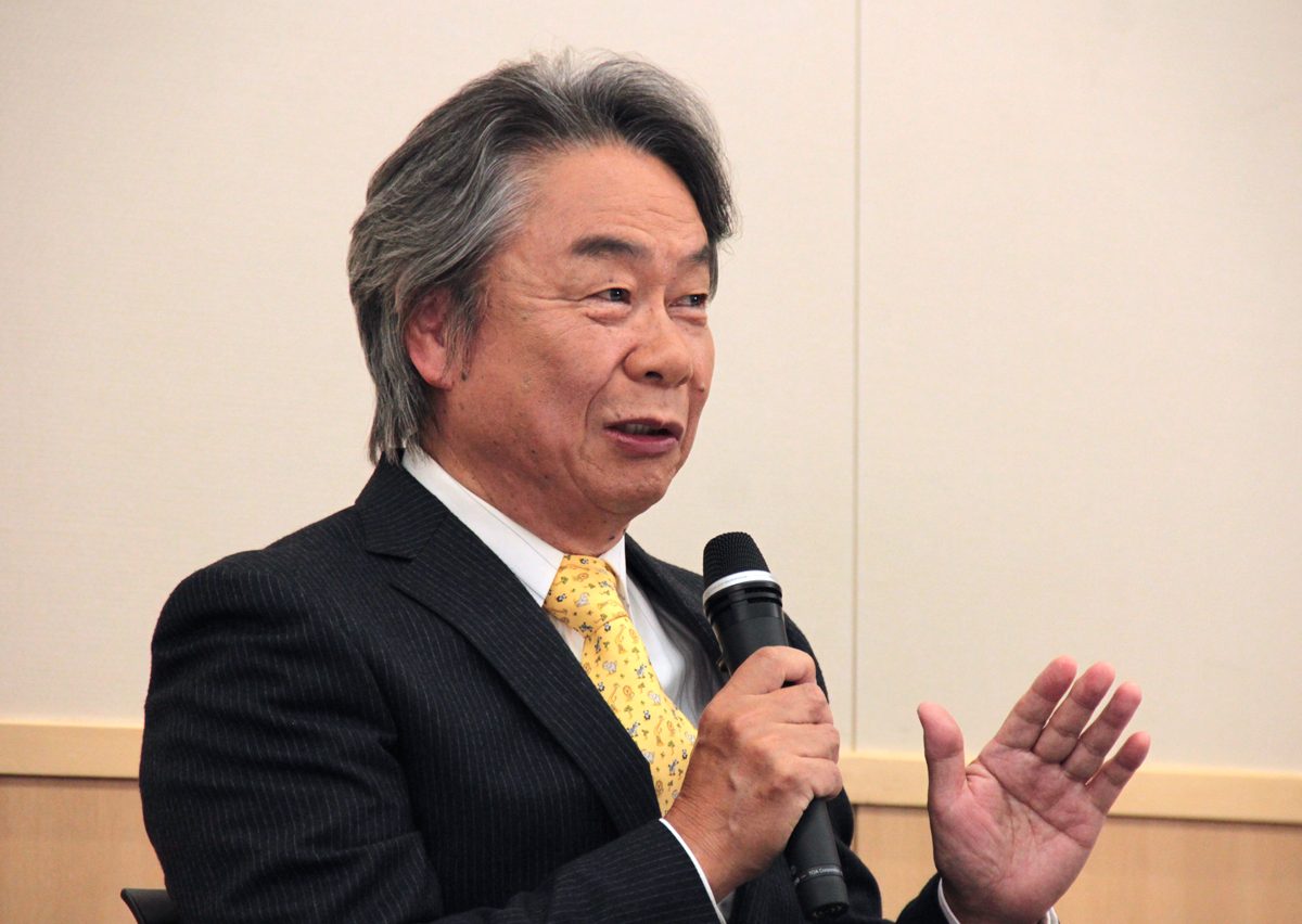 会見で語る宮本茂氏