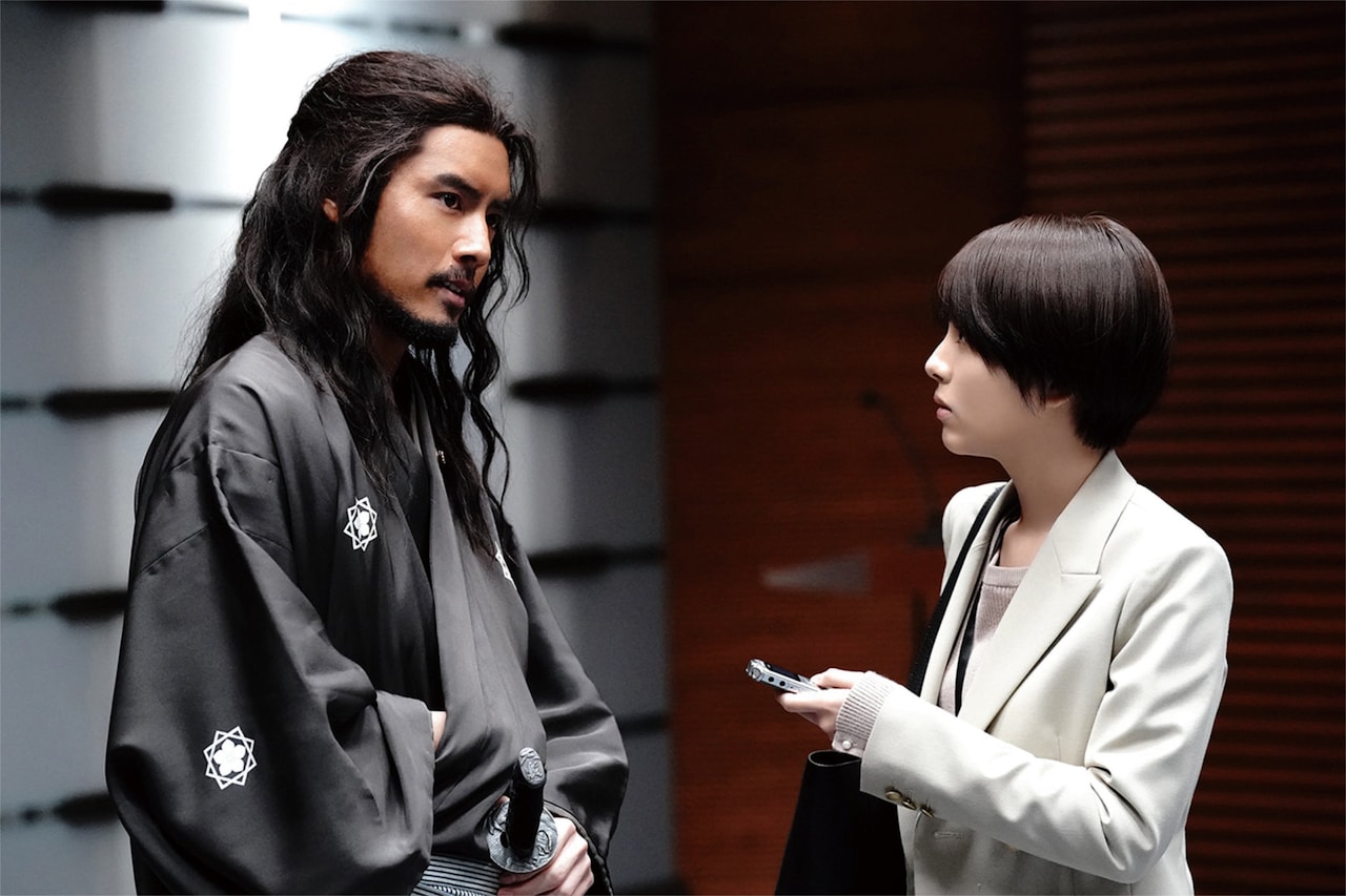 映画もしも徳川家康が総理大臣になったらの場面写真 浜辺美波と和装の男性