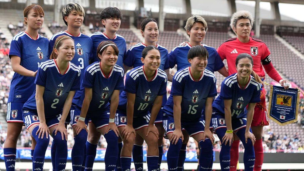 国際親善試合の前に整列するなでしこジャパンの選手たち