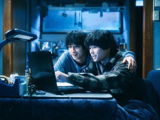 映画『汝、星のごとく』20代の櫂と尚人(松村北斗)の場面写真