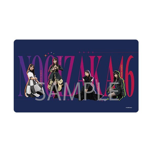 乃木坂46×ビルディバイド -ブライト- プレイマットVol.2 のサンプル画像(ネイビー系デザイン)