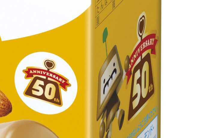 ピノ発売50周年のアニバーサリーマークとキャラクターが入ったパッケージの側面