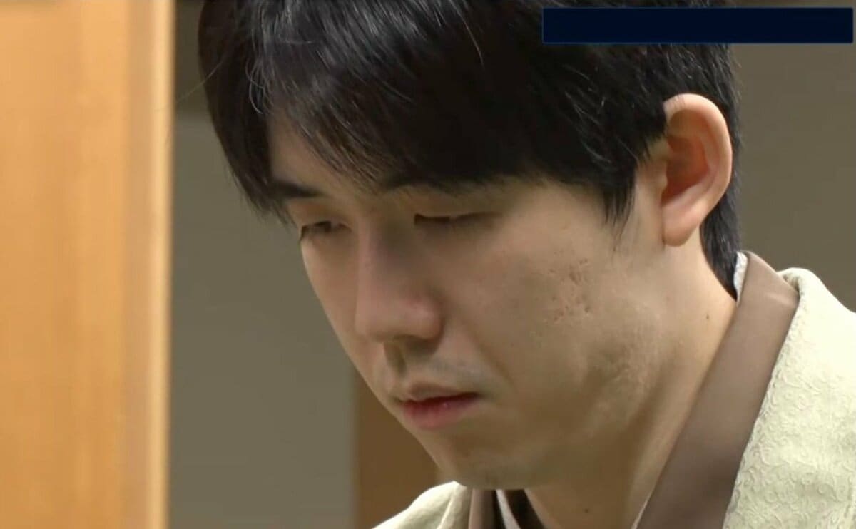 第39期竜王戦七番勝負で対局する藤井聡太竜王