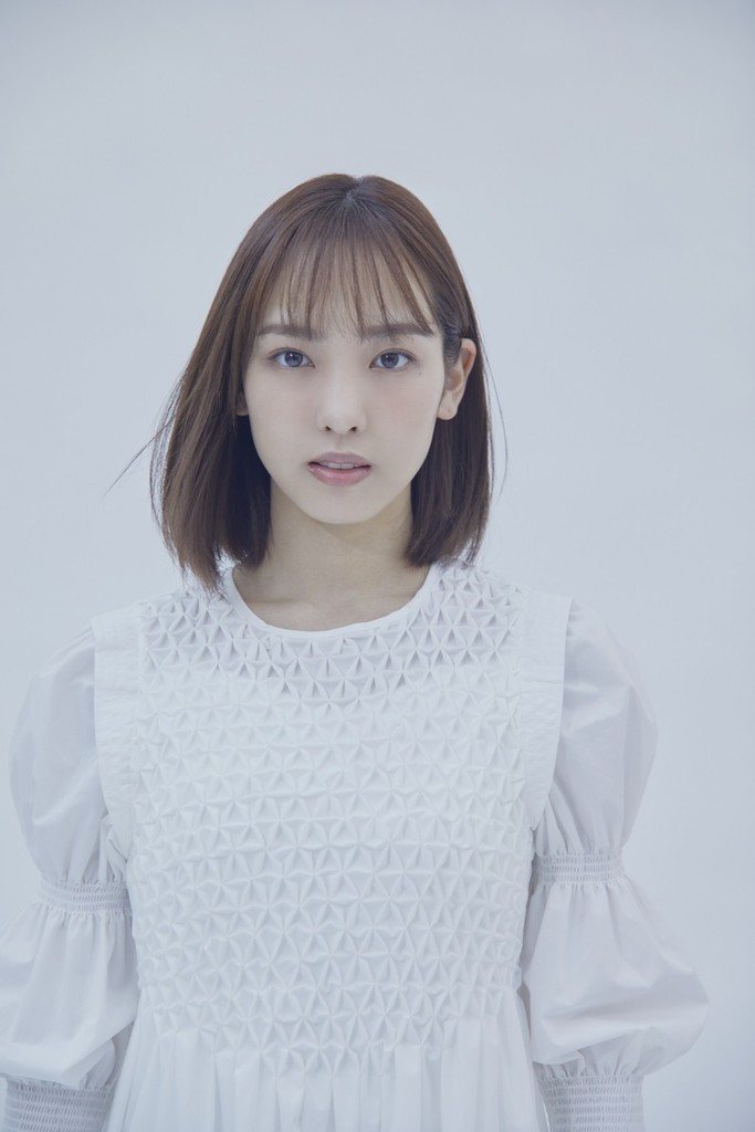 アンジェラ役の飯窪春菜のビジュアル
