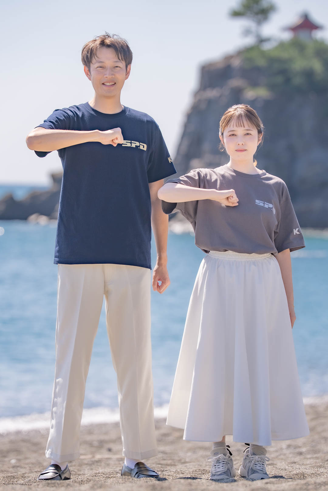 S.P.D×高知 Tシャツ(ネイビーとグレー)を着たイメージ写真