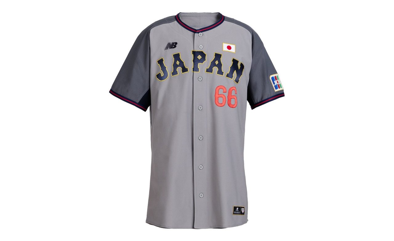 侍ジャパン新ビジターユニフォーム。鼠色の本体に濃いグレーの袖と襟まわり