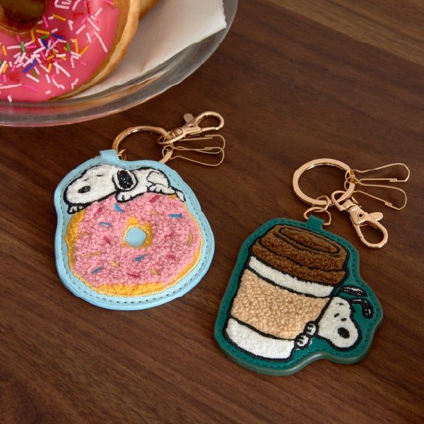 SNOOPY さがら刺繡キーホルダー ファミリーマート限定スヌーピーグッズ