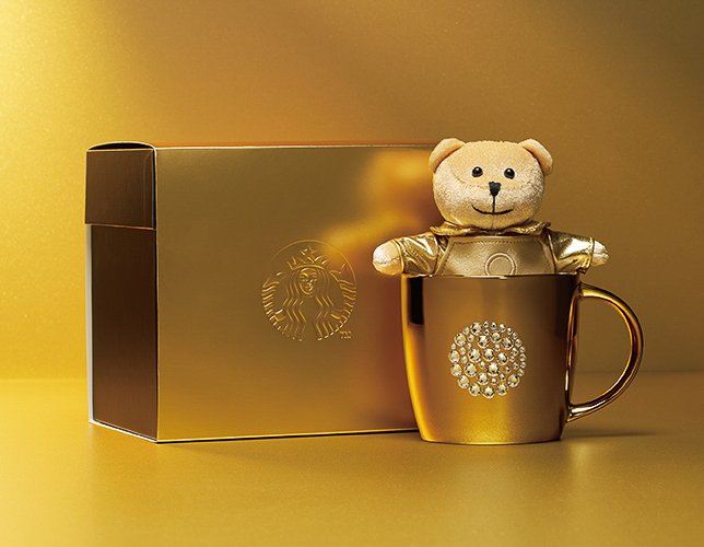 スターバックス福袋2027に入る特別なゴールドのマグカップとベアリスタ