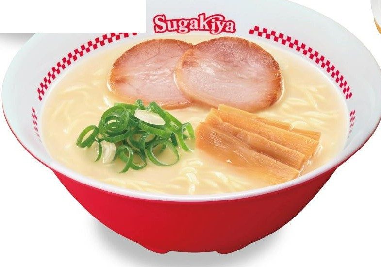 スガキヤのラーメン。豚骨と魚介のWスープにチャーシュー2枚とネギ、メンマがのる