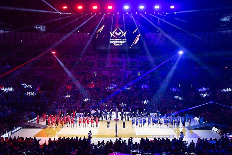 SV.LEAGUEチャンピオンシップファイナルの会場で整列する両チーム