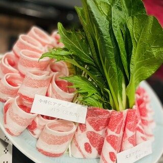 今帰仁アグーしゃぶしゃぶ長堂屋 那覇店(沖縄県那覇市)の料理の写真