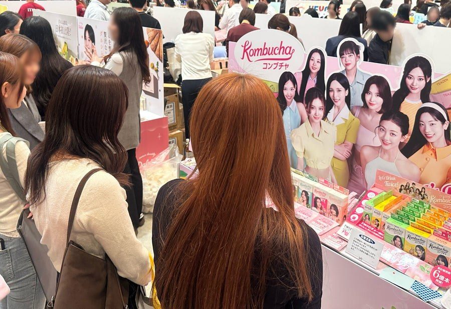 ロフトKコスメフェスティバル2026AWのTEAZENブースで来場者が集まる様子