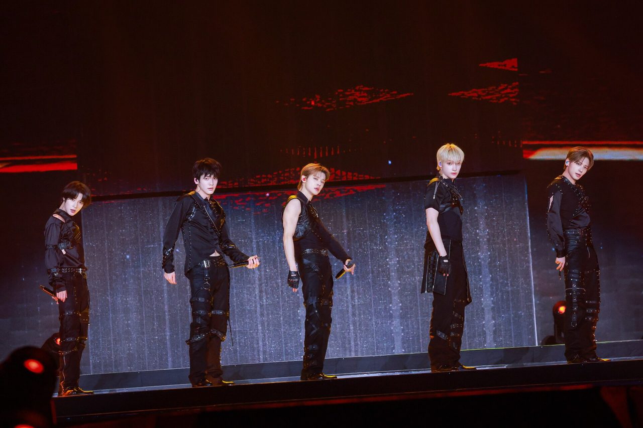 TOMORROW X TOGETHER 5人揃ってのパフォーマンス WORLD TOUR ACT:TOMORROW