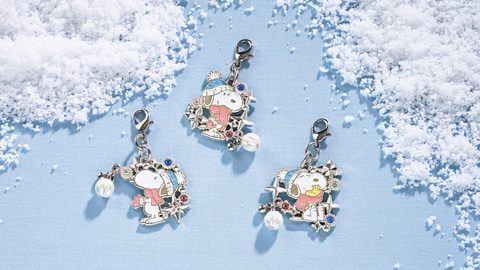 USJ「スヌーピー」冬グッズ。雪の結晶モチーフのチャーム