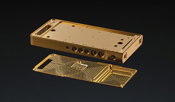 NW-WM1ZM3の金メッキ無酸素銅シャーシの分解イメージ