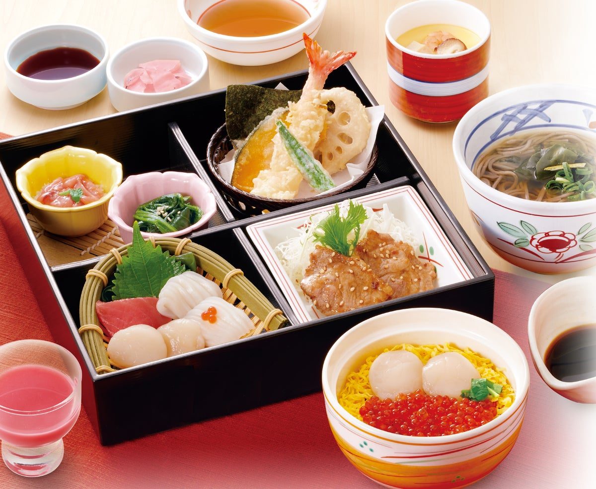 和食さと 北海づくし御膳 ミニ帆立いくら丼と北海お造り盛り合わせ